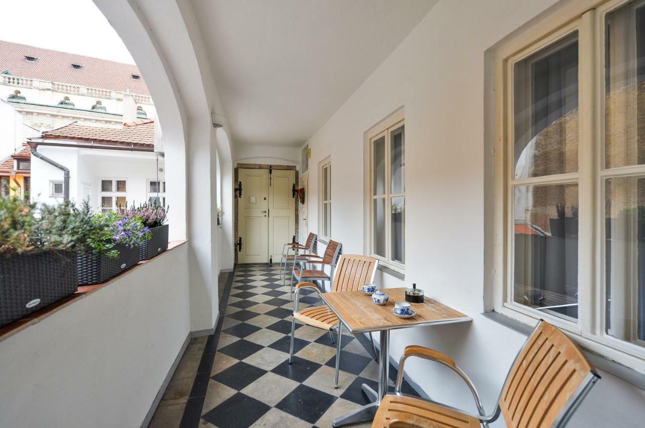 Romantic Apartment Prague Near Charles Bridge Kültér fotó